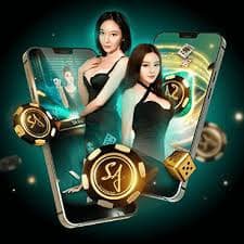 Pengguna smartphone menggunakan FAQ receh888 sebagai panduan informasi hiburan